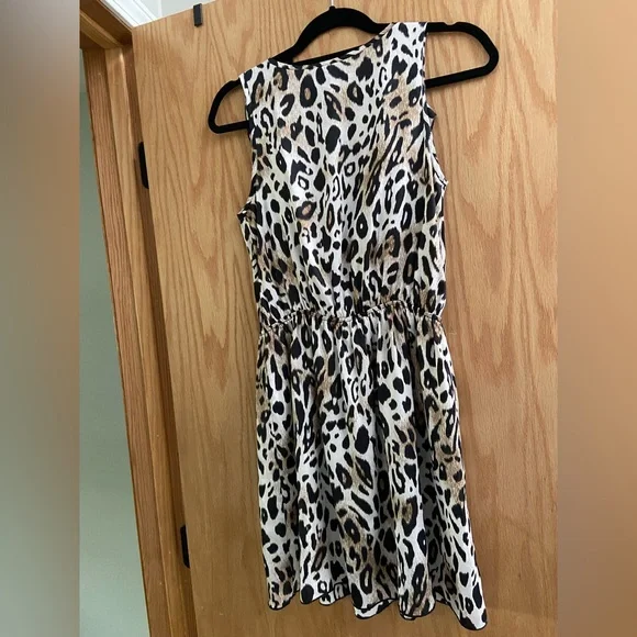 Leopard Ruffle Dress - Picture 3 of 3